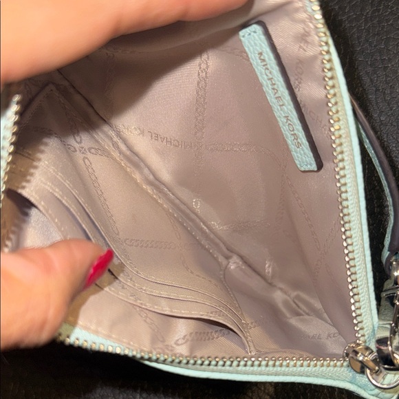 Michael Kors mint green Wristlet - Picture 2 of 2